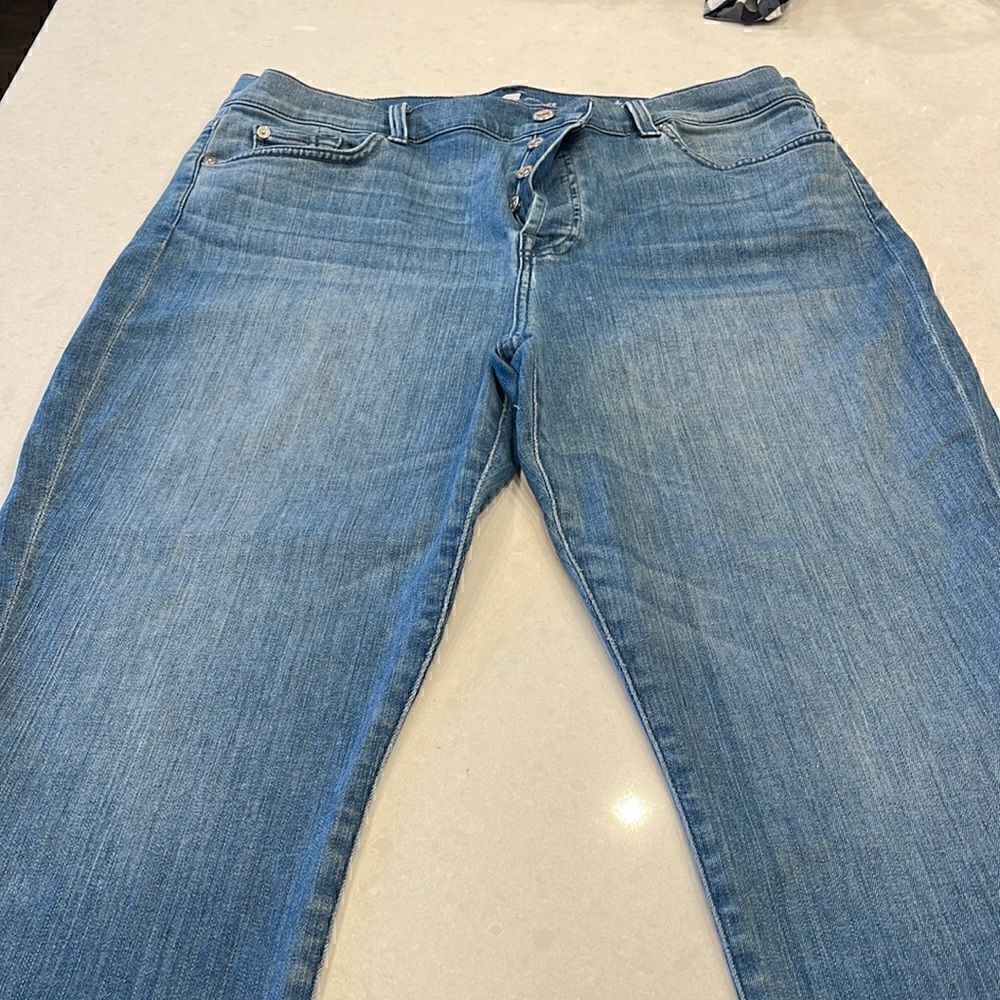 7 for all mankind Josephine skinny boyfriend, size 32 high waisted soft fabric.
